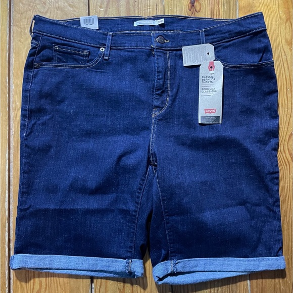 NWT LEVIS CLASSIC BERMUDA SHORTS SIZE 20 $95 - Picture 1 of 5